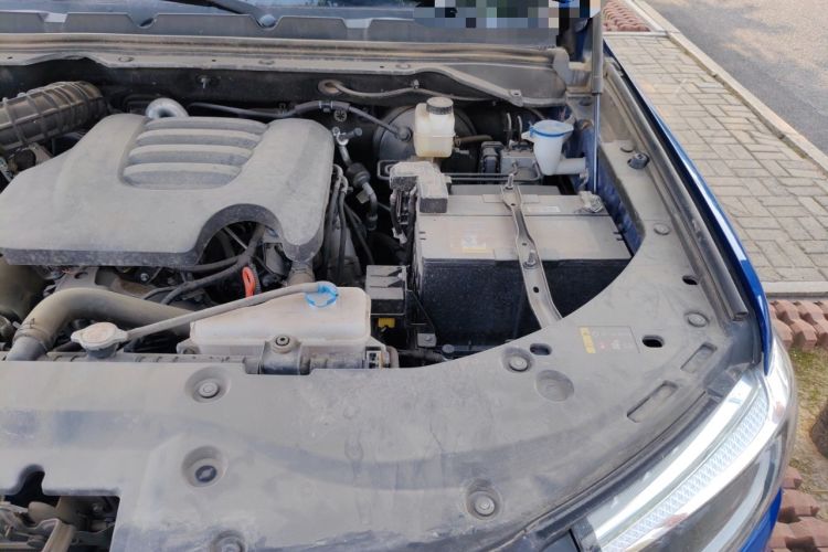 Used Great Wall Poer 2023 2.0T Commercial Version Manual Diesel 4x4 Elite Long-Box GW4D20M Engine Bay Left