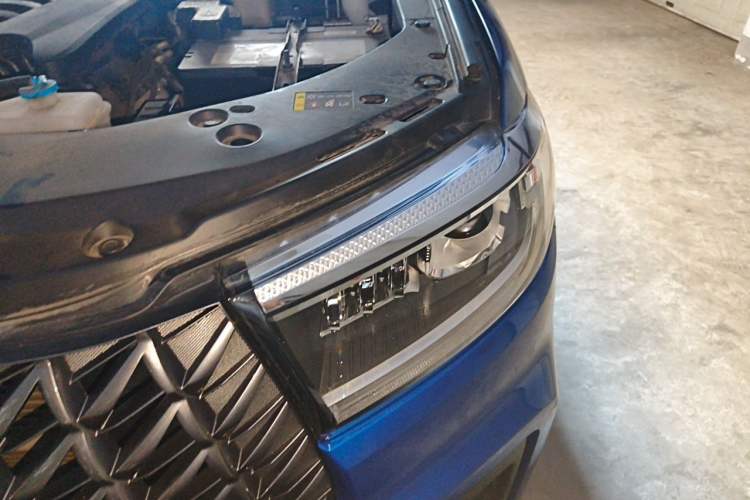 Used Great Wall Poer 2023 2.0T Commercial Version Automatic Diesel 4x4 Elite Long-Box GW4D20M Engine Bay Left