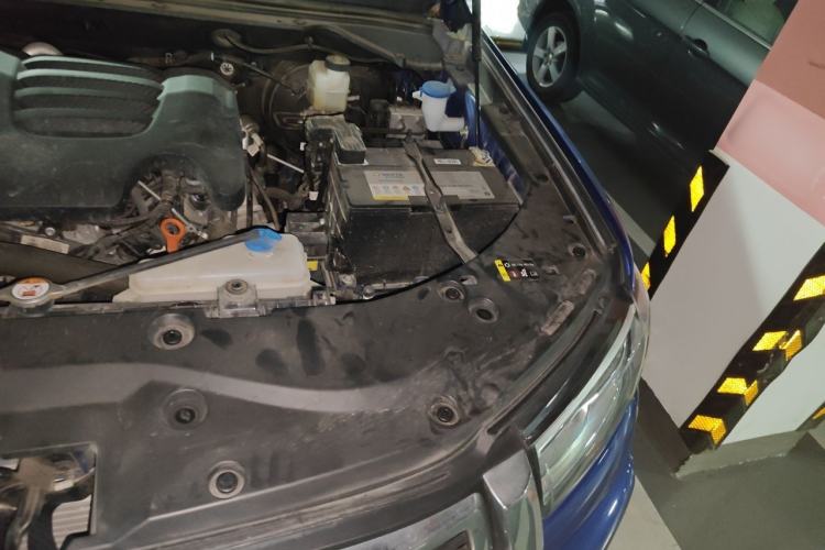 Used Great Wall Poer 2023 2.0T Passenger Version Automatic Diesel 4x4 Prestige Edition GW4D20M Engine Bay Left