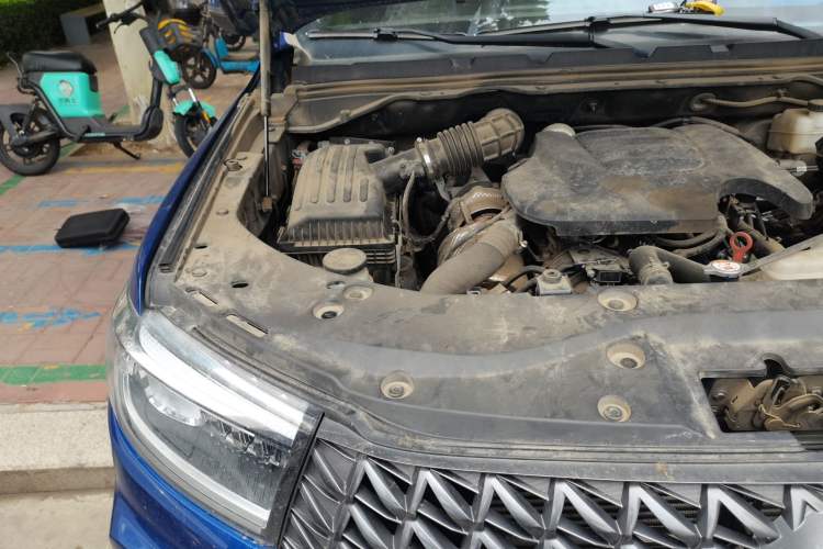 Used Great Wall Poer 2023 2.0T Commercial Version Automatic Diesel 4x4 Elite Long-Box GW4D20M Engine Bay Right