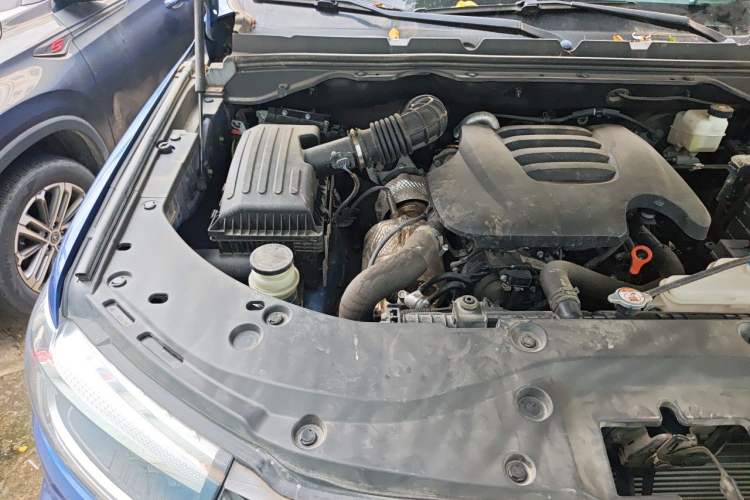 Used Great Wall Poer 2023 2.0T Commercial Version Automatic Diesel Two-Wheel Drive Elite Trim with Long Bed – GW4D20M Engine Bay Right