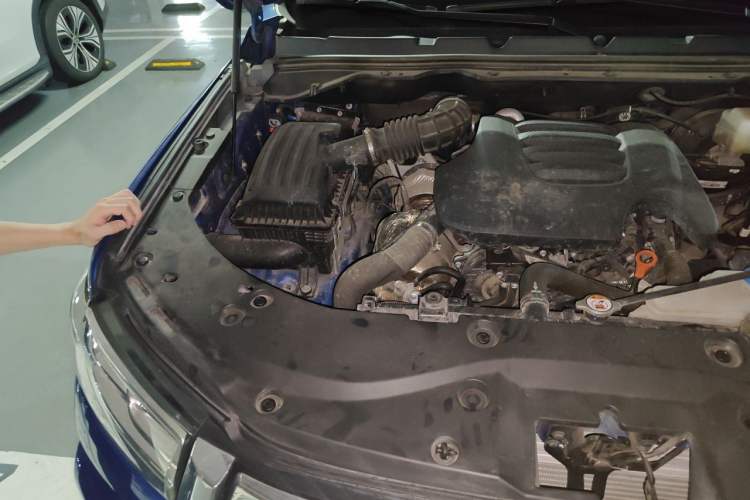 Used Great Wall Poer 2023 2.0T Passenger Version Automatic Diesel 4x4 Prestige Edition GW4D20M Engine Bay Right