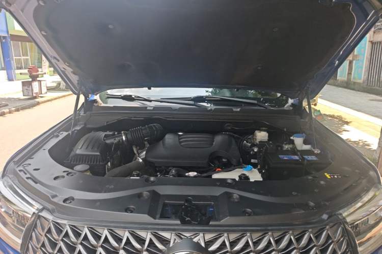 Used Great Wall Poer 2023 2.0T Commercial Version Automatic Diesel 4x4 Elite Long-Box GW4D20M Engine Bay