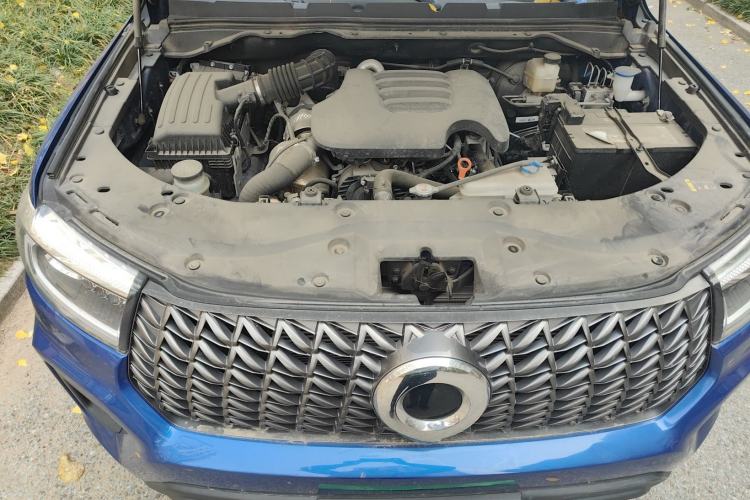 Used Great Wall Poer 2023 2.0T Commercial Version Automatic Diesel 4x4 Elite Long-Box GW4D20M Engine Bay