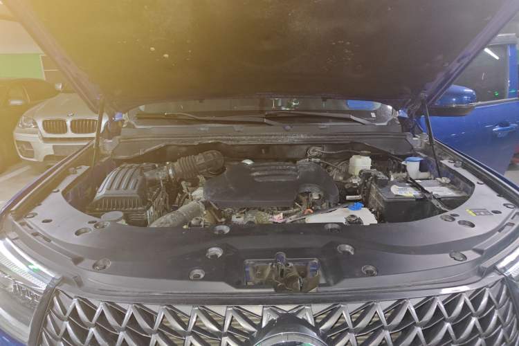 Used Great Wall Poer 2023 2.0T Commercial Version Automatic Diesel Two-Wheel Drive Elite Trim with Long Bed – GW4D20M Engine Bay
