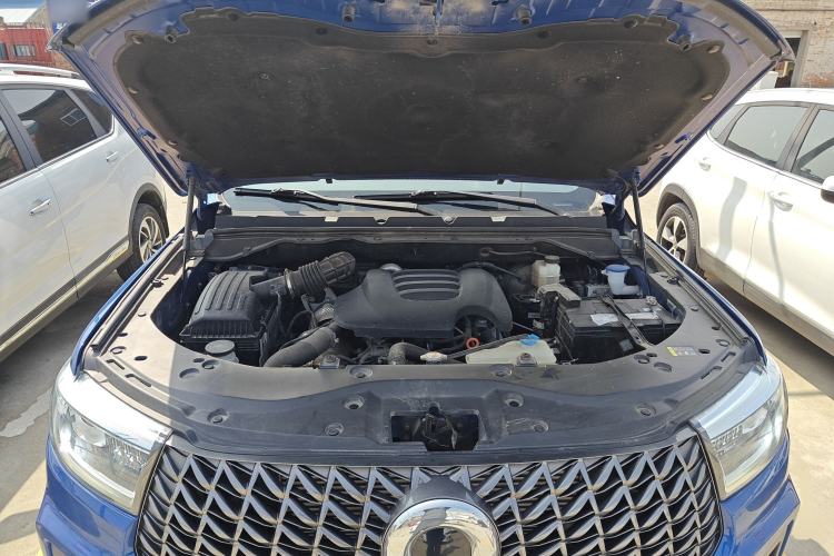 Used Great Wall Poer 2023 2.0T Commercial Version Automatic Diesel 4x4 Elite Long-Box GW4D20M Engine Bay