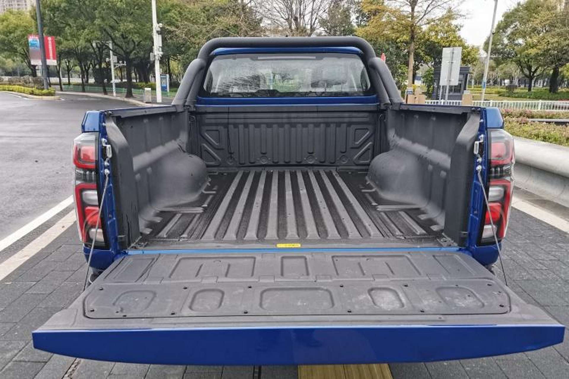 Used Great Wall Poer 2023 2.0T Commercial Version Automatic Diesel Two-Wheel Drive Elite Trim with Long Bed – GW4D20M Exterior 5