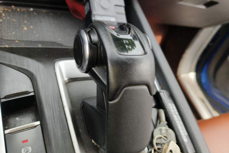 Used Great Wall Poer 2023 2.0T Commercial Version Automatic Diesel 4x4 Elite Long-Box GW4D20M Gear Lever