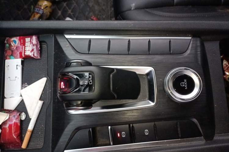 Used Great Wall Poer 2023 2.0T Commercial Version Automatic Diesel 4x4 Elite Long-Box GW4D20M Gear Lever