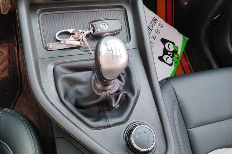 Used Great Wall Poer 2023 2.0T Commercial Version Manual Diesel 4x4 Elite Long-Box GW4D20M Gear Lever