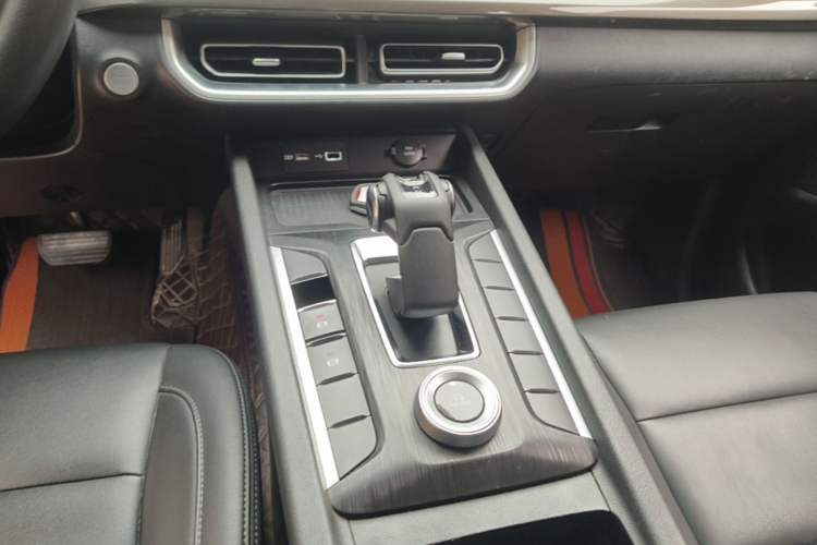 Used Great Wall Poer 2023 2.0T Commercial Version Automatic Diesel 4x4 Elite Long-Box GW4D20M Gear Lever