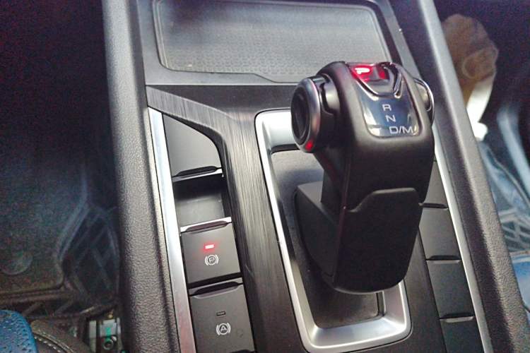 Used Great Wall Poer 2023 2.0T Commercial Version Automatic Diesel 4x4 Elite Long-Box GW4D20M Gear Lever