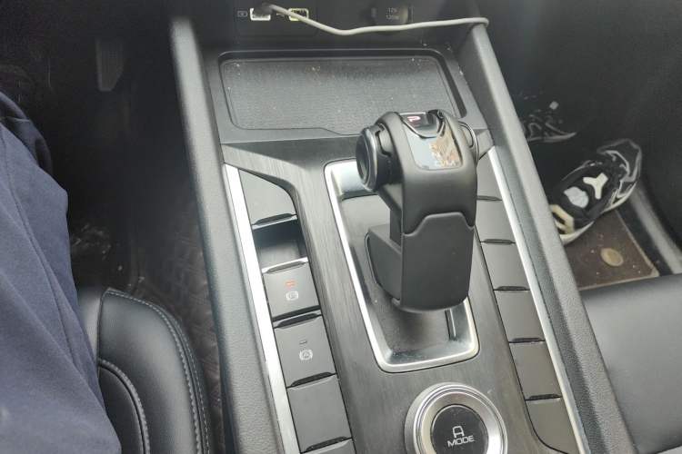 Used Great Wall Poer 2023 2.0T Commercial Version Automatic Diesel 4x4 Elite Long-Box GW4D20M Gear Lever