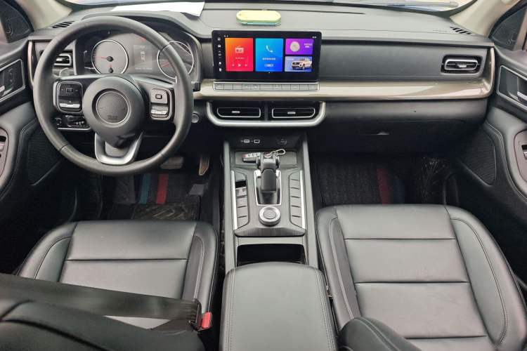 Used Great Wall Poer 2023 2.0T Commercial Version Automatic Diesel Two-Wheel Drive Elite Trim with Long Bed – GW4D20M Interior 1