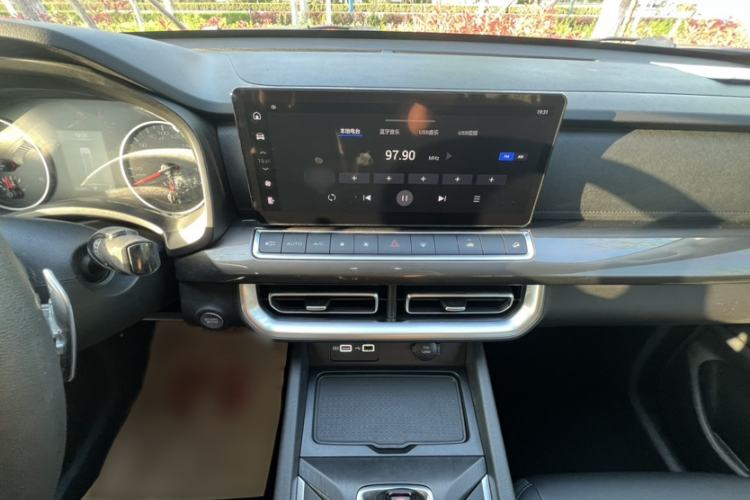 Used Great Wall Poer 2023 2.0T Commercial Version Automatic Diesel Two-Wheel Drive Elite Trim with Long Bed – GW4D20M Interior 1