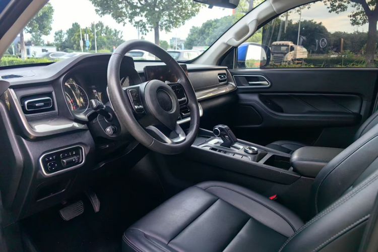 Used Great Wall Poer 2023 2.0T Commercial Version Automatic Diesel Two-Wheel Drive Elite Trim with Long Bed – GW4D20M Interior 2