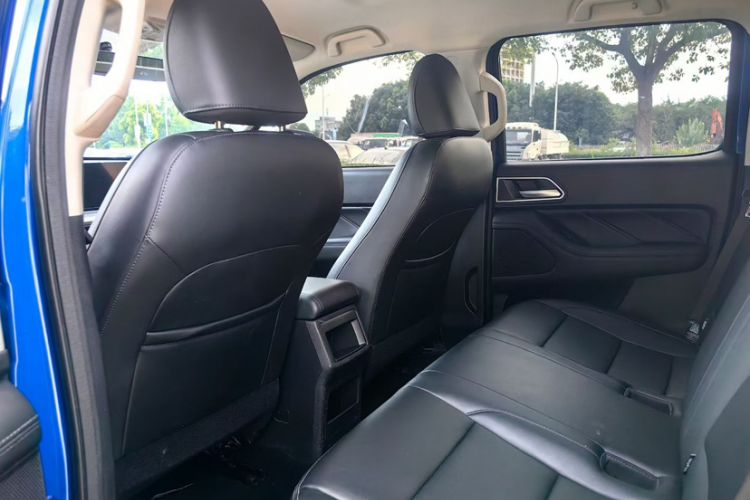 Used Great Wall Poer 2023 2.0T Commercial Version Automatic Diesel Two-Wheel Drive Elite Trim with Long Bed – GW4D20M Interior 5