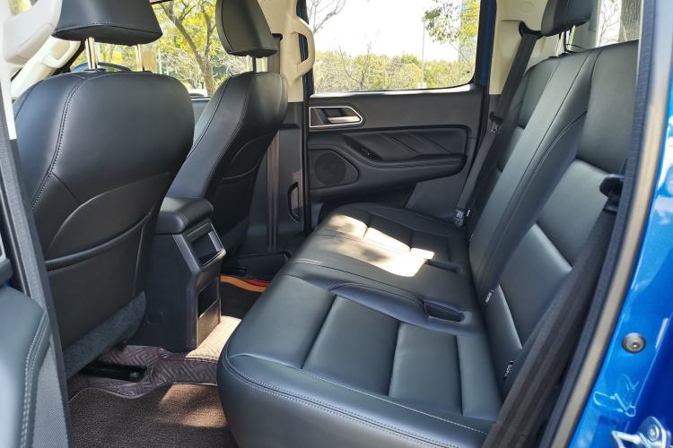 Used Great Wall Poer 2023 2.0T Commercial Version Automatic Diesel Two-Wheel Drive Elite Trim with Long Bed – GW4D20M Interior 5