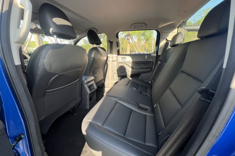 Used Great Wall Poer 2023 2.0T Commercial Version Automatic Diesel Two-Wheel Drive Elite Trim with Long Bed – GW4D20M Interior 8