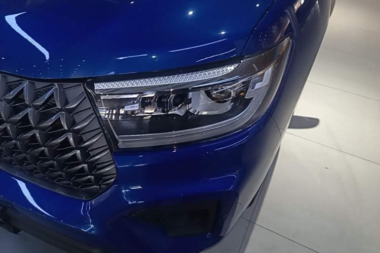 Used Great Wall Poer 2023 2.0T Commercial Version Automatic Diesel Two-Wheel Drive Elite Trim with Long Bed – GW4D20M Left Front Headlight
