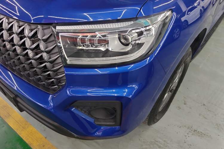 Used Great Wall Poer 2023 2.0T Commercial Version Automatic Diesel Two-Wheel Drive Elite Trim with Long Bed – GW4D20M Left Front Headlight