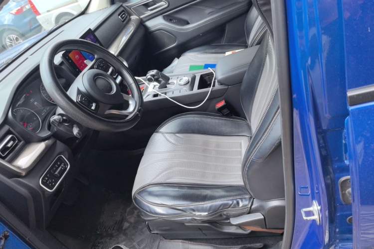 Used Great Wall Poer 2023 2.0T Commercial Version Automatic Diesel Two-Wheel Drive Elite Trim with Long Bed – GW4D20M Left Front Seat