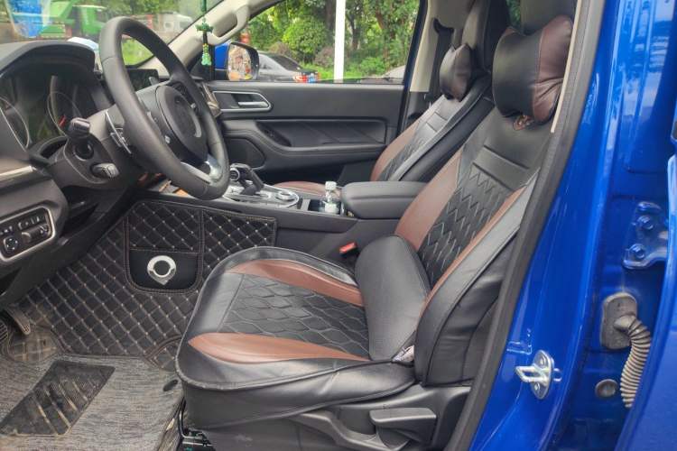 Used Great Wall Poer 2023 2.0T Commercial Version Automatic Diesel Two-Wheel Drive Elite Trim with Long Bed – GW4D20M Left Front Seat