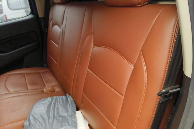 Used Great Wall Poer 2023 2.0T Commercial Version Automatic Diesel 4x4 Elite Long-Box GW4D20M Left Rear Seat