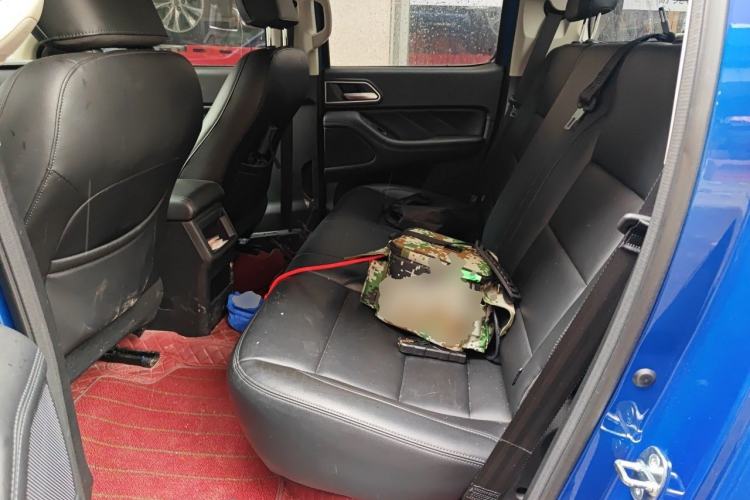 Used Great Wall Poer 2023 2.0T Commercial Version Automatic Diesel Two-Wheel Drive Elite Trim with Long Bed – GW4D20M Left Rear Seat