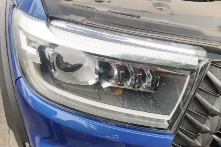 Used Great Wall Poer 2023 2.0T Commercial Version Automatic Diesel 4x4 Elite Long-Box GW4D20M Right Front Headlight