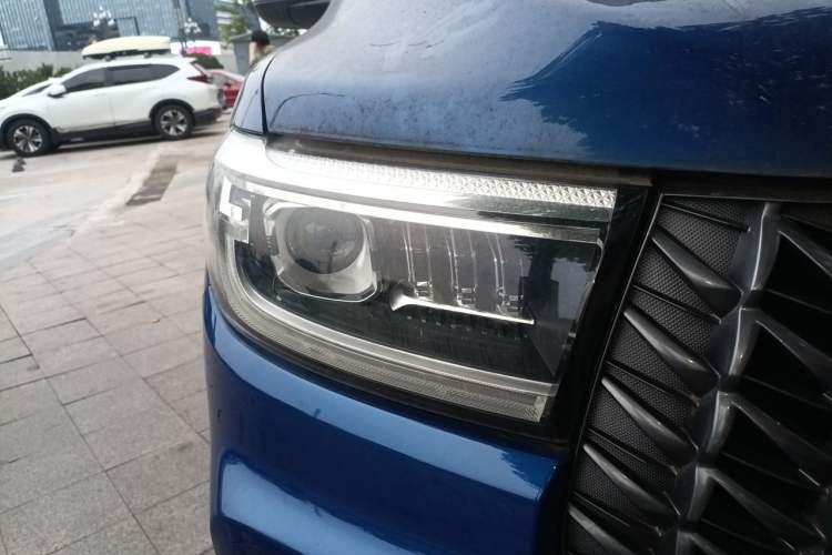 Used Great Wall Poer 2023 2.0T Commercial Version Automatic Diesel 4x4 Elite Long-Box GW4D20M Right Front Headlight