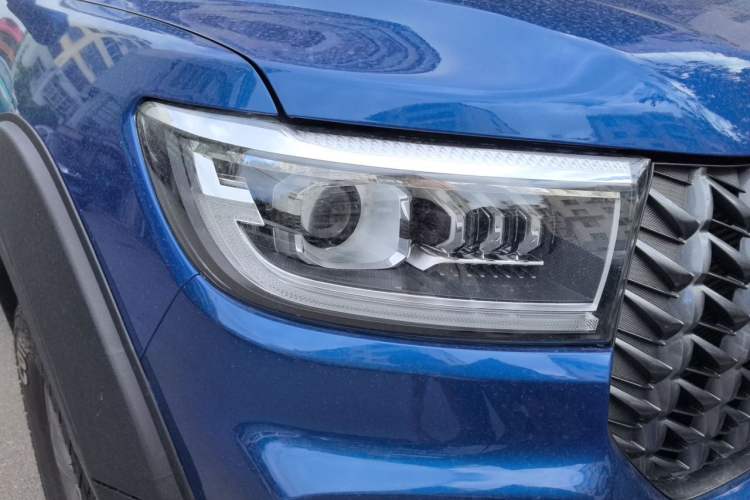 Used Great Wall Poer 2023 2.0T Commercial Version Automatic Diesel Two-Wheel Drive Elite Trim with Long Bed – GW4D20M Right Front Headlight