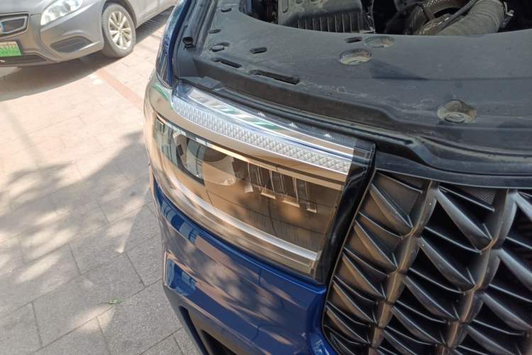 Used Great Wall Poer 2023 2.0T Commercial Version Automatic Diesel Two-Wheel Drive Elite Trim with Long Bed – GW4D20M Right Front Headlight