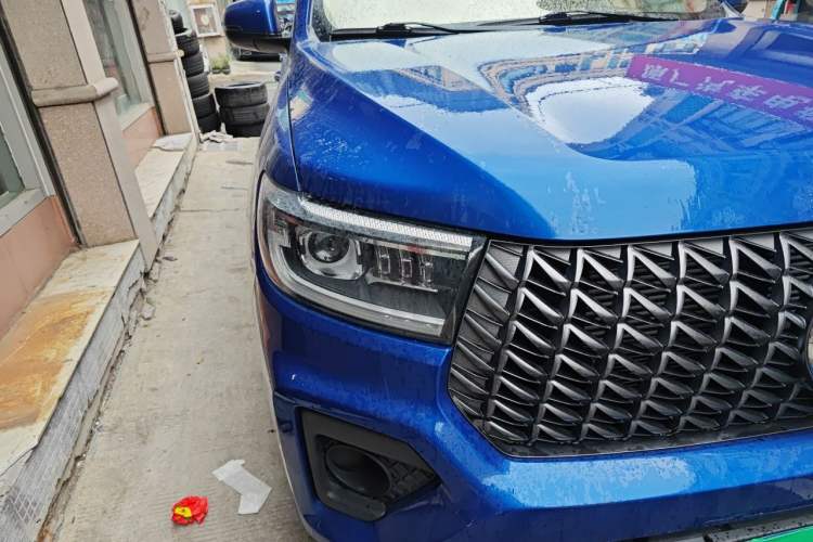 Used Great Wall Poer 2023 2.0T Commercial Version Automatic Diesel Two-Wheel Drive Elite Trim with Long Bed – GW4D20M Right Front Headlight