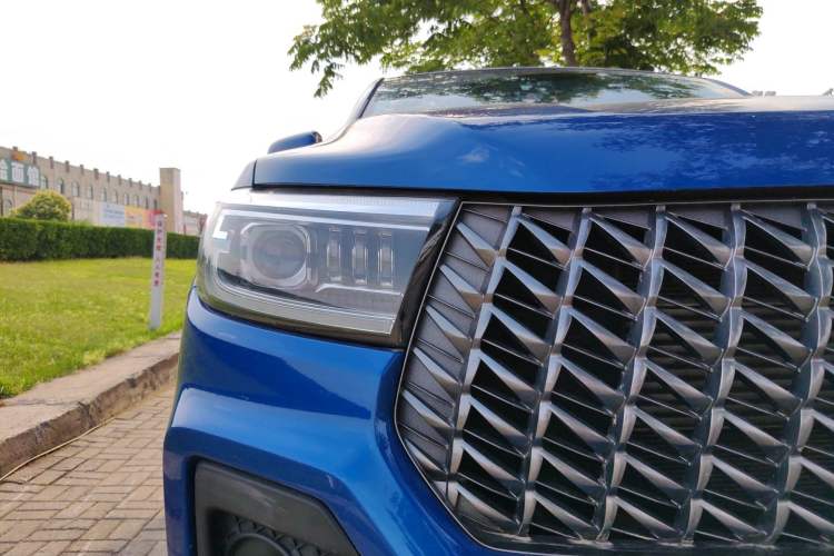 Used Great Wall Poer 2023 2.0T Commercial Version Manual Diesel 4x4 Elite Long-Box GW4D20M Right Front Headlight