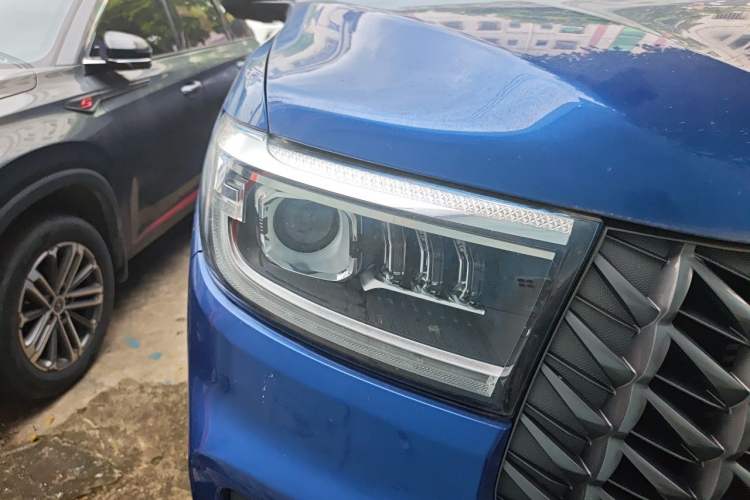 Used Great Wall Poer 2023 2.0T Commercial Version Automatic Diesel Two-Wheel Drive Elite Trim with Long Bed – GW4D20M Right Front Headlight