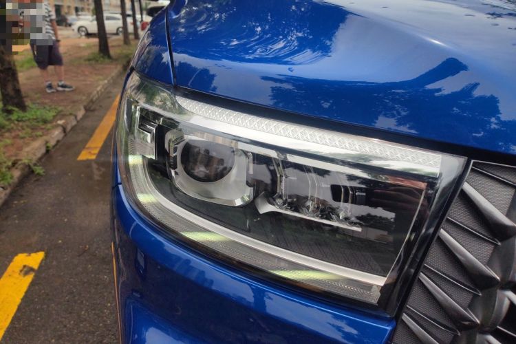 Used Great Wall Poer 2023 2.0T Commercial Version Automatic Diesel Two-Wheel Drive Elite Trim with Long Bed – GW4D20M Right Front Headlight
