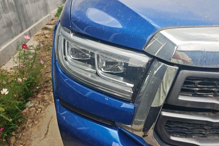 Used Great Wall Poer 2023 2.0T Passenger Version Automatic Gasoline Four-Wheel Drive Comfort Trim – GW4C20B Right Front Headlight