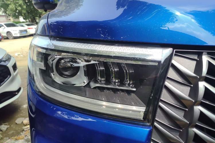 Used Great Wall Poer 2023 2.0T Commercial Version Automatic Diesel Two-Wheel Drive Elite Trim with Long Bed – GW4D20M Right Front Headlight