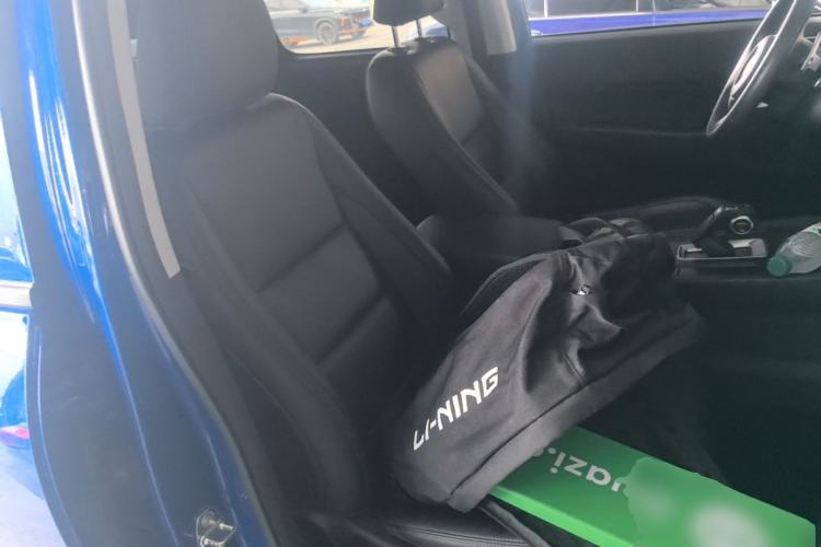 Used Great Wall Poer 2023 2.0T Commercial Version Automatic Diesel Two-Wheel Drive Elite Trim with Long Bed – GW4D20M Right Front Seat