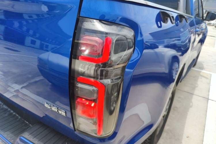 Used Great Wall Poer 2023 2.0T Commercial Version Automatic Diesel Two-Wheel Drive Elite Trim with Long Bed – GW4D20M Right Rear Taillight