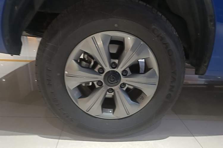 Used Great Wall Poer 2023 2.0T Commercial Version Automatic Diesel Two-Wheel Drive Elite Trim with Long Bed – GW4D20M Right Rear Wheel Hub