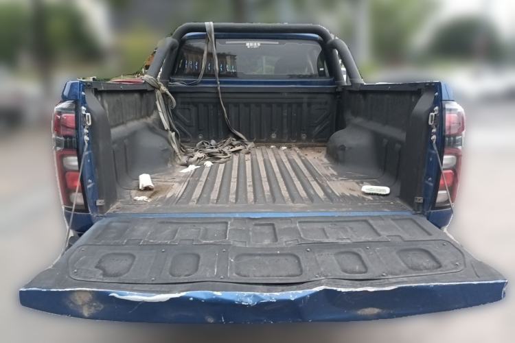 Used Great Wall Poer 2023 2.0T Commercial Version Automatic Diesel 4x4 Elite Long-Box GW4D20M Trunk