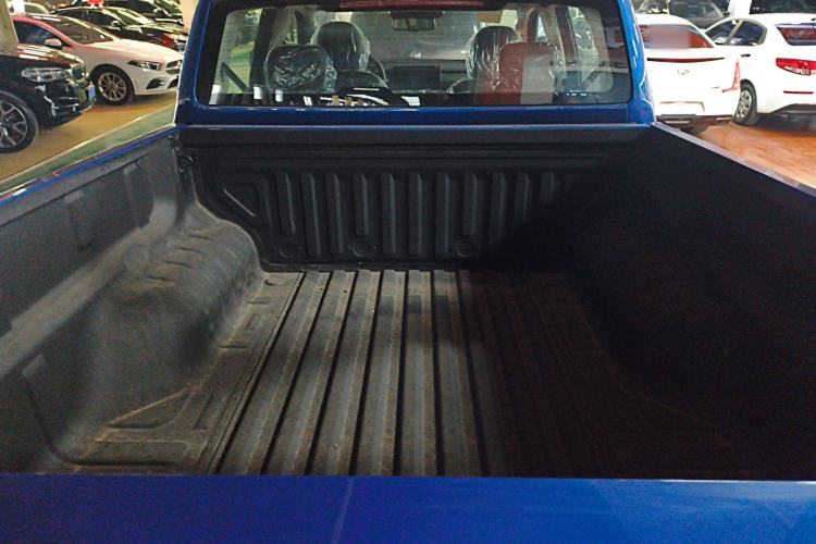 Used Great Wall Poer 2023 2.0T Passenger Version Automatic Diesel Two-Wheel Drive Comfort Trim – GW4D20M Trunk