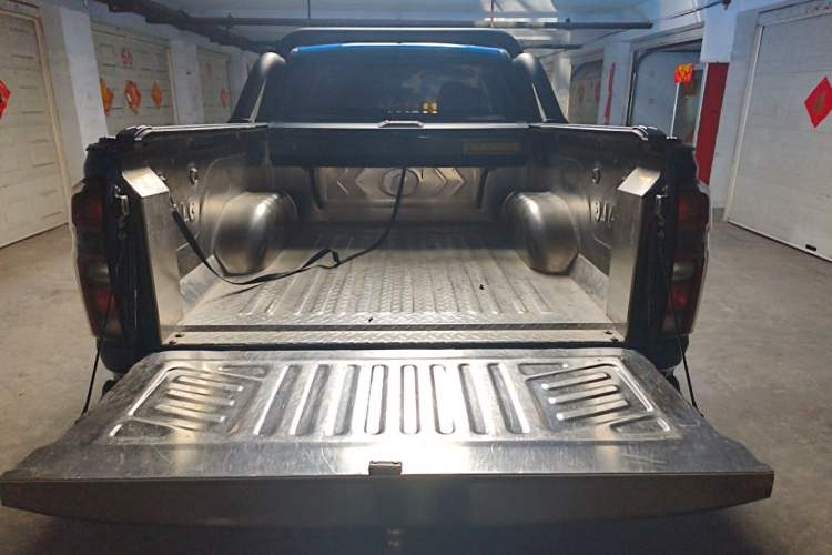 Used Great Wall Poer 2023 2.0T Commercial Version Automatic Diesel 4x4 Elite Long-Box GW4D20M Trunk