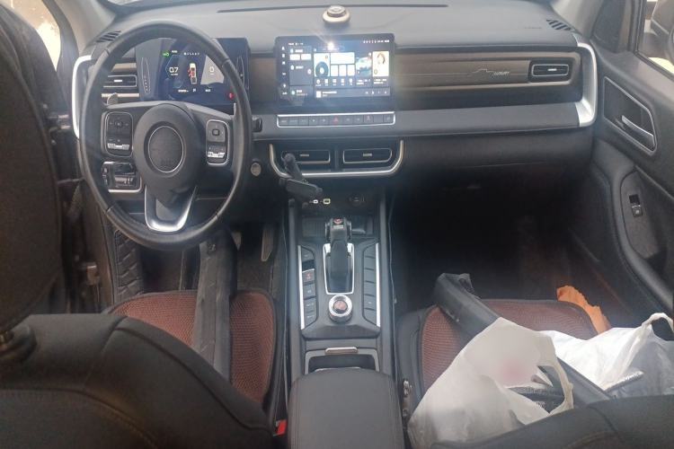 Used Great Wall Poer 2023 2.0T Passenger Version Automatic Diesel 4x4 Comfort Trim – GW4D20M Center Console