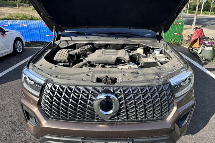 Used Great Wall Poer 2023 2.0T Commercial Version Automatic Diesel 4x4 Elite Long-Box GW4D20M Engine Bay