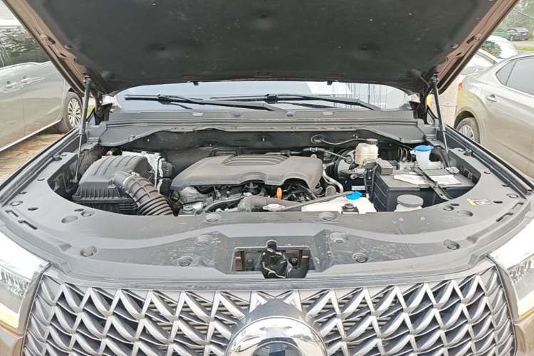 Used Great Wall Poer 2023 2.0T Commercial Version Automatic Gasoline 4x4 Elite Trim Standard Box GW4C20B Engine Bay