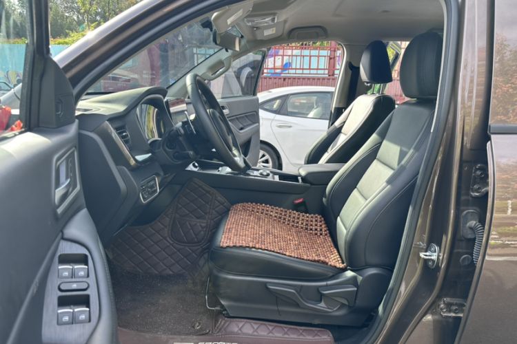 Used Great Wall Poer 2023 2.0T Commercial Version Automatic Diesel 4x4 Elite Long-Box GW4D20M Interior 2