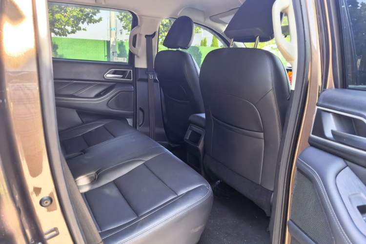 Used Great Wall Poer 2023 2.0T Commercial Version Automatic Diesel Two-Wheel Drive Elite Trim with Long Bed – GW4D20M Interior 5